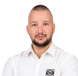 Александър Великов